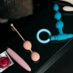 Desvendar o Prazer: Um Mergulho no Universo dos Brinquedos Sexuais PCBlog-TypesOfSexToys_480x480-flesh